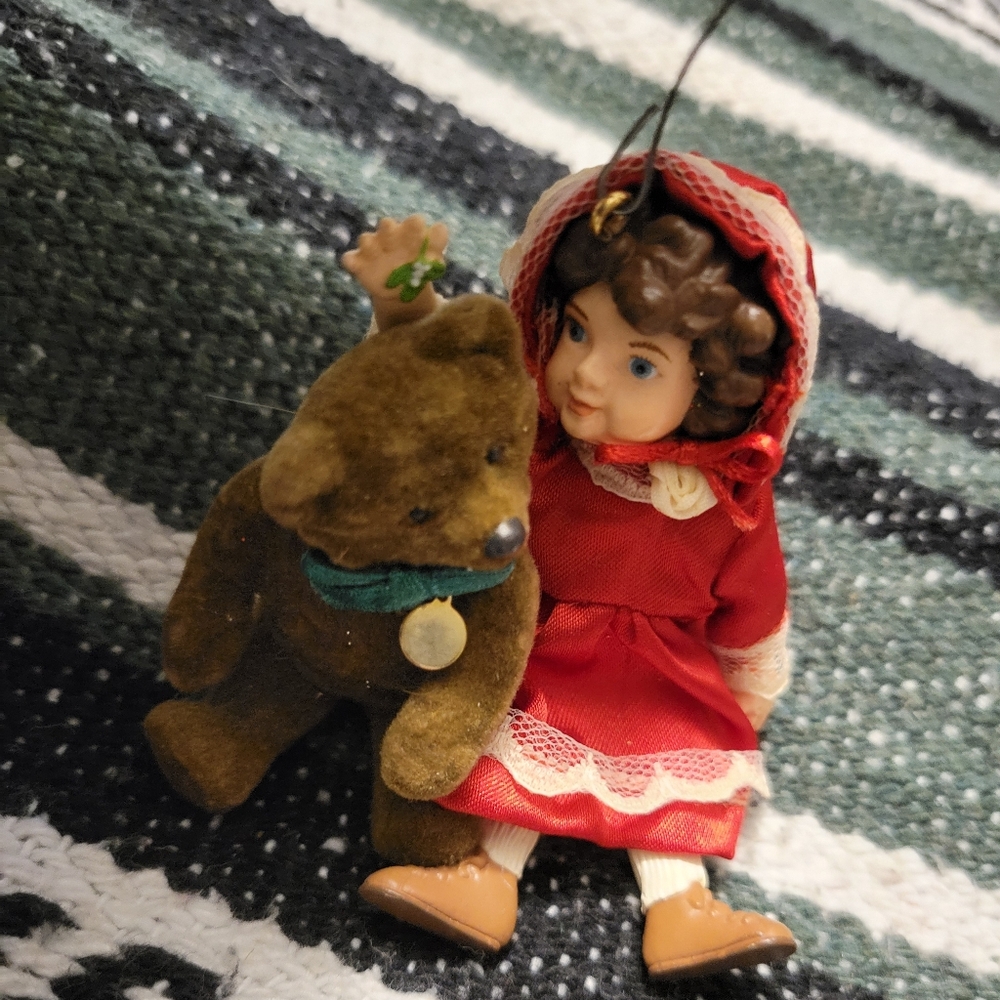Vintage Classic Christmas 1993 Hallmark Keepsake JULIANNE AND TEDDY Special Edit